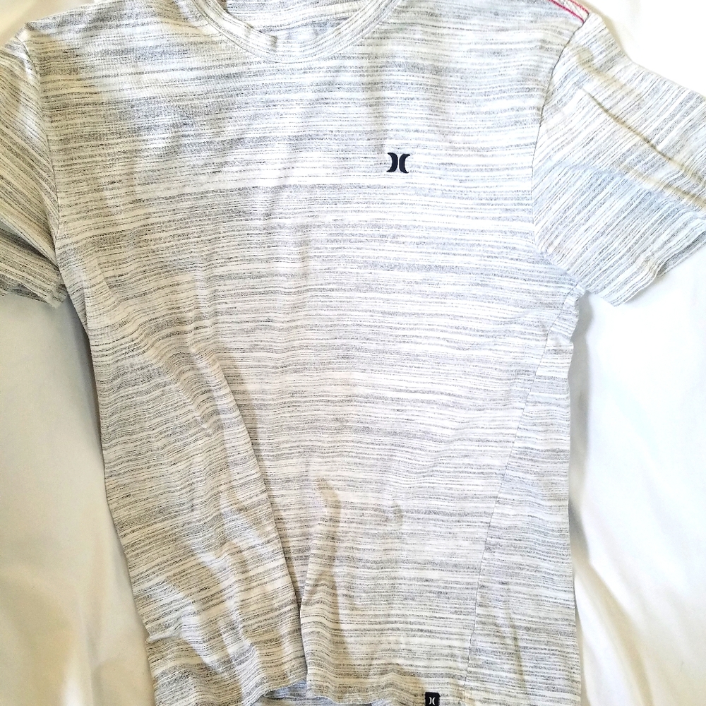 Hurley crew-neck tee / sz. L